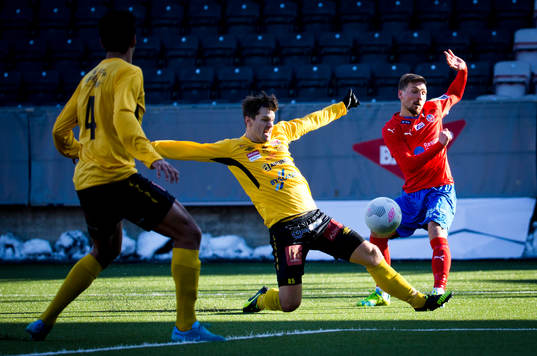 Forwards Stellan Carlsson och Helsingborgs Martin