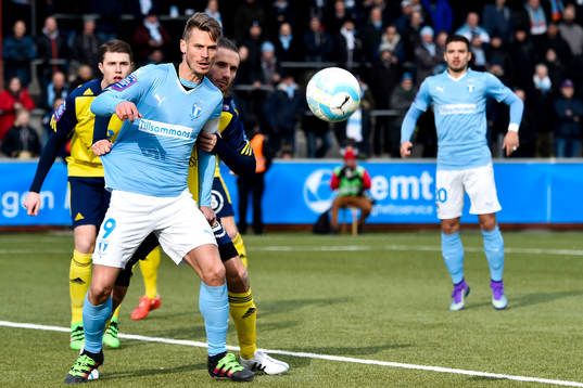 Malmö FFs Markus Rosenberg och Ängelholms Johan Eiswohld