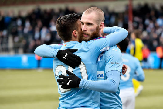 Malmö FFs Vladimir Rodic gratulerar Jo Inge Berget