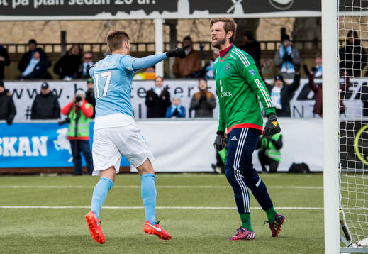Malmö FFs Rasmus Bengtsson jublar åt 1-3 medan