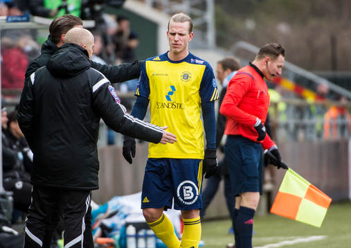 Ängelholms Sebastian Carlsen deppar när han blir utbytt
