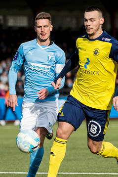 Malmö FFs Markus Rosenberg i närkam mot Ängelholms