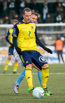 Ängelholms Sebastian Carlsen mot Malmö FFs Magnus Wolff