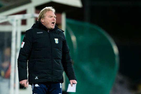 IFK Göteborgs tränare Jörgen Lennartsson reagerar