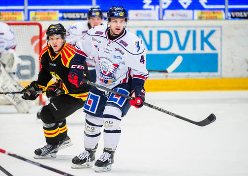 Brynäs Daniel Mannberg och Linköpings Chad Billins