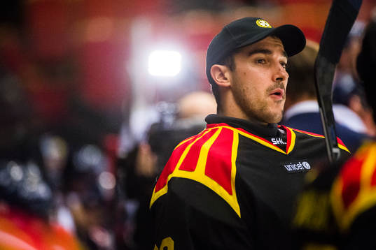 Brynäs målvakt Bernhard Starkbaum i båset