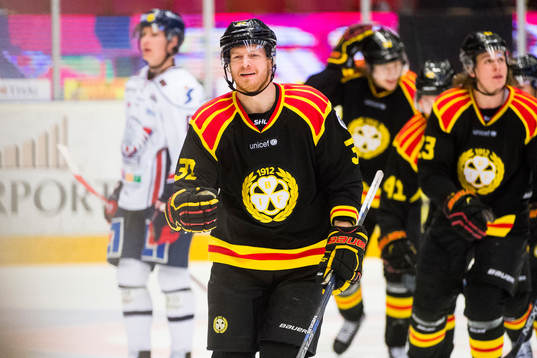 Brynäs Nick Johnson  jublar