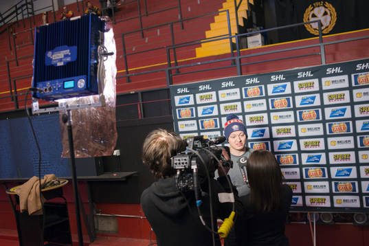 Linköpings Rhett Rakhshani blir intervjuad av Cmore före