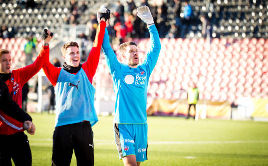 Helsingborgs målvakt Matt Pyzdrowski jublar