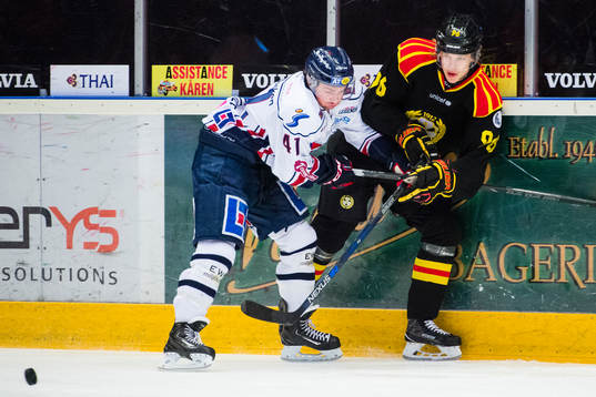 Brynäs Oskar Lindblom och Linköpings Broc Little