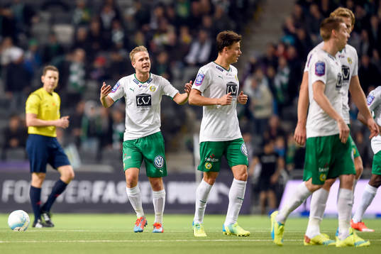 Hammarbys Erik Israelsson försöker få igång laget