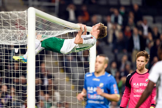 Hammarbys Fredrik Torsteinbö reagerar