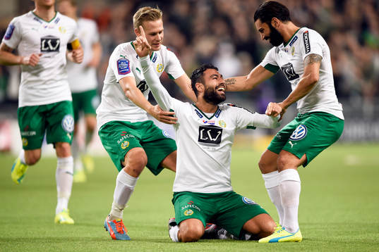 Hammarbys Imad Khalili jublar med Erik Israelsson (t v) och