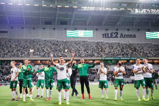 Hammarbys spelare med Alexssander Medeiros de Azeredo