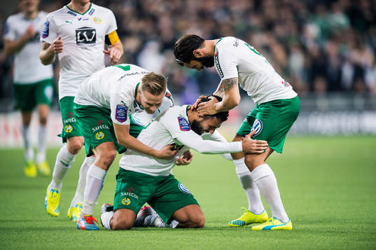 Hammarbys Imad Khalili (m) jublar med Erik Israelsson (tv)