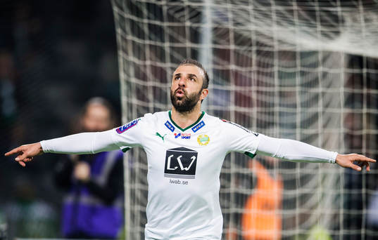 Hammarbys Kennedy Bakircioglu gör 2-2 på straff och jublar