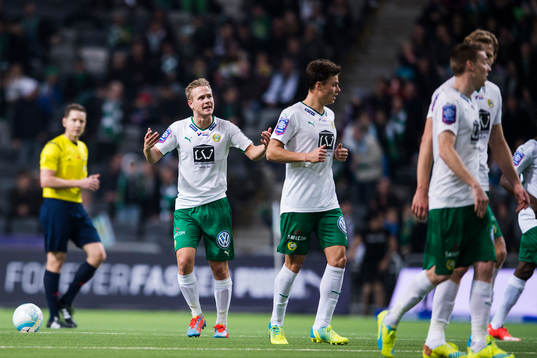 Hammarbys Erik Israelsson reagerar