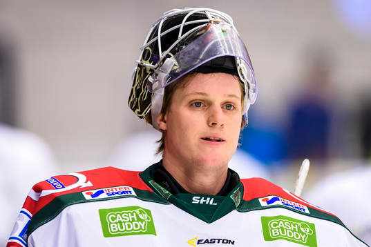 Frölundas målvakt Lars Johansson på uppvärmningen