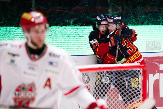 Djurgårdens Linus Hultström jublar