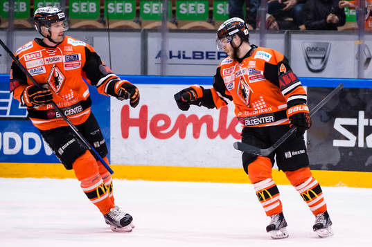 Karlskronas Jimmy Andersson gör 1-1 och jublar