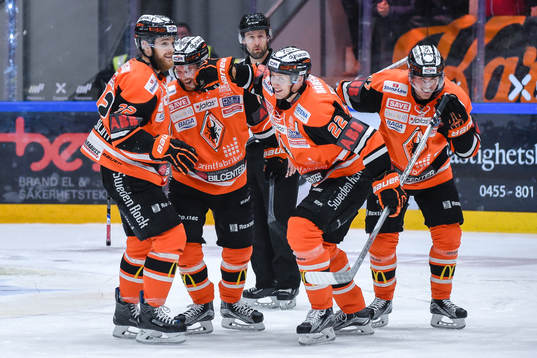 Karlskronas spelare jublar