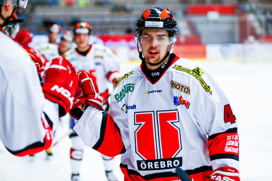 Örebros Kalle Jellvert jublar
