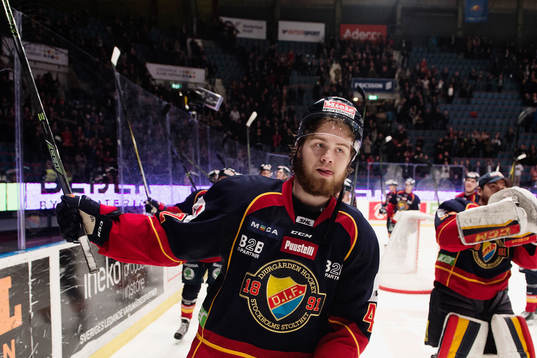 Djurgårdens Robin Press tackar publiken
