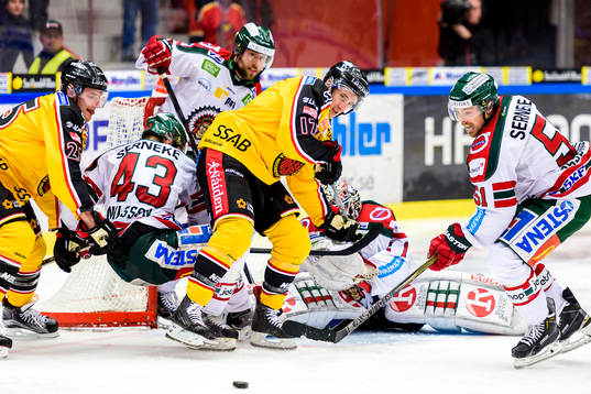 Luleås Bill Sweatt och Frölundas Mats Rosseli Olsen