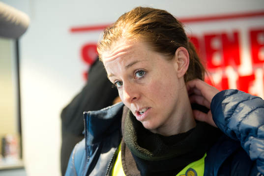 Sveriges Lotta Schelin blir intervjuad