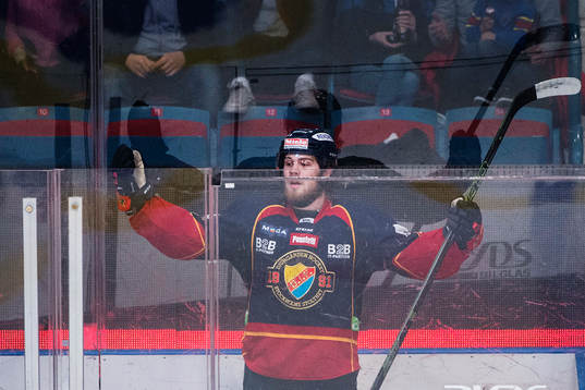 Djurgårdens Robin Press reagerar mot domaren