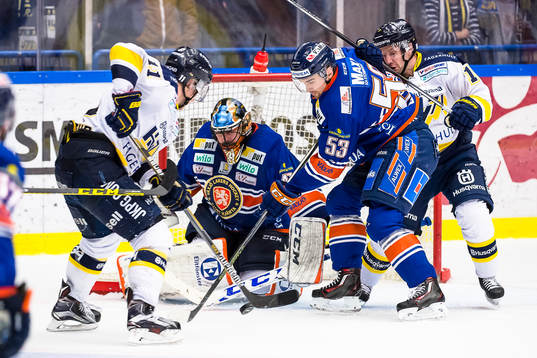 Växjös målvakt Cristopher Nihlstorp och Eddie Larsson