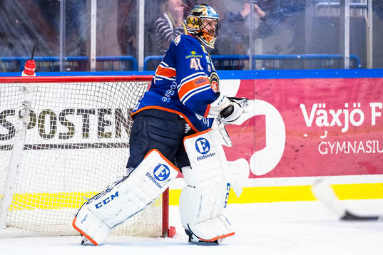 Växjös målvakt Cristopher Nihlstorp jublar