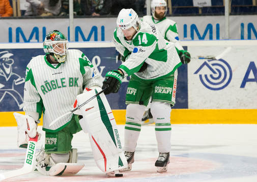 Rögles målvakt Oscar Dansk och Jordan Smotherman