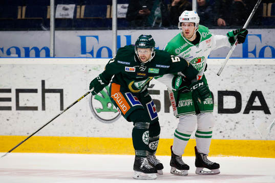 Färjestads Rickard Wallin och Rögles Christopher Liljewall