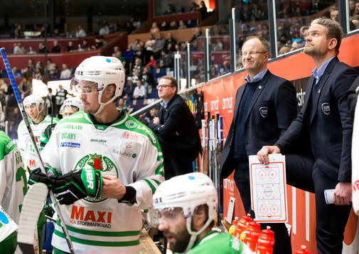 Rögles tränare Anders Eldebrink och assisterande tränare