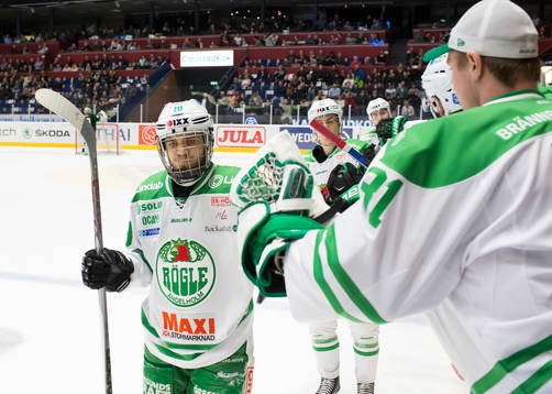 Rögles Timothy Liljegren jublar