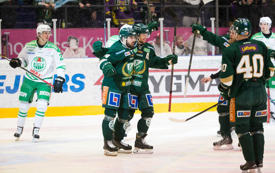 Färjestads Milan Gulas jublar