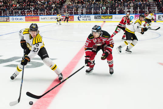 Brynäs Lucas Carlsson och Malmö Redhawks Henrik Hetta