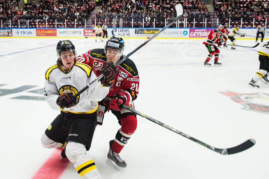 Brynäs Lucas Carlsson och Malmö Redhawks Henrik Hetta