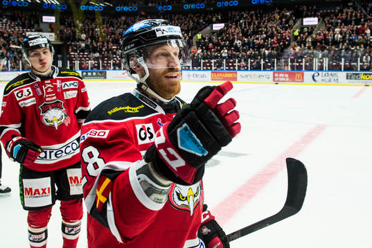 Malmö Redhawks Jens Olsson jublar