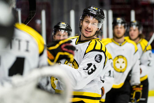 Brynäs Sondre Olden jublar