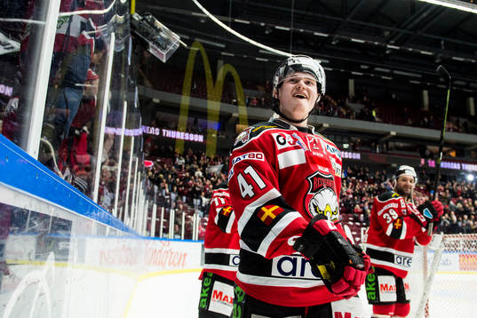 Malmö Redhawks Malte Sjögren jublar