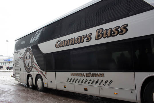 Brynäsbussen med texten "Svenska mästare" och årtal