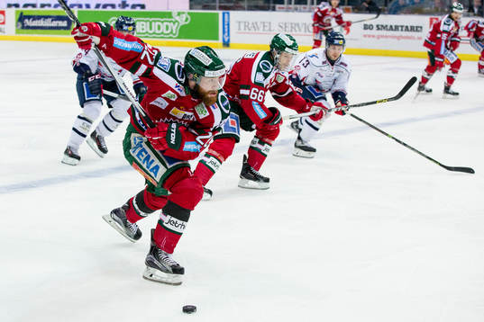Frölundas Robin Figren laddar för skott