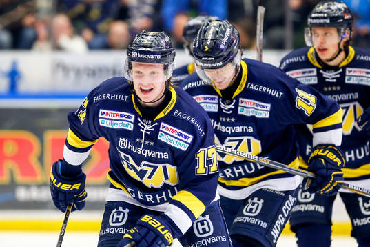 s Emil Johansson och Simon Önerud jublar
