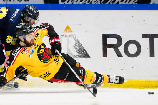 s Kevin Stenlund mot Luleås Jacob Lagace