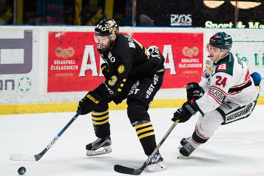 s Markus Lauridsen och Tingsryds Jonathan Johnson