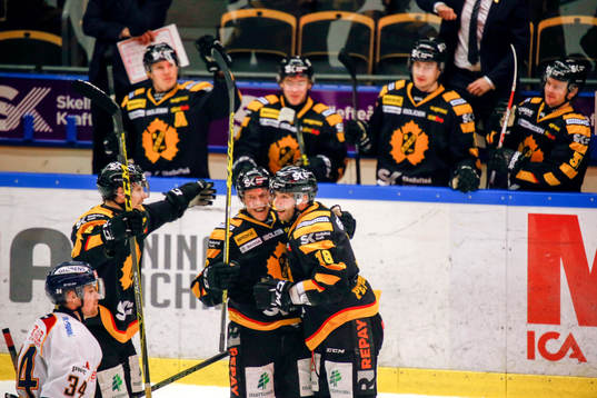 Skellefteås Pontus Petterström jublar
