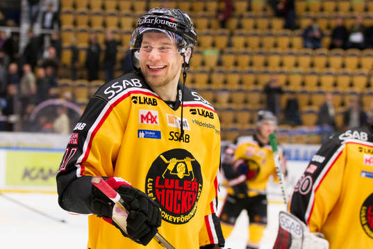 Luleås Ilari Melart jublar
