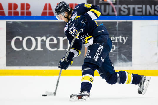 s Kevin Stenlund skjuter